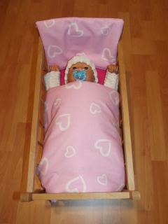 Perinky do postieľky pre bábiky srdiečka velká ružová